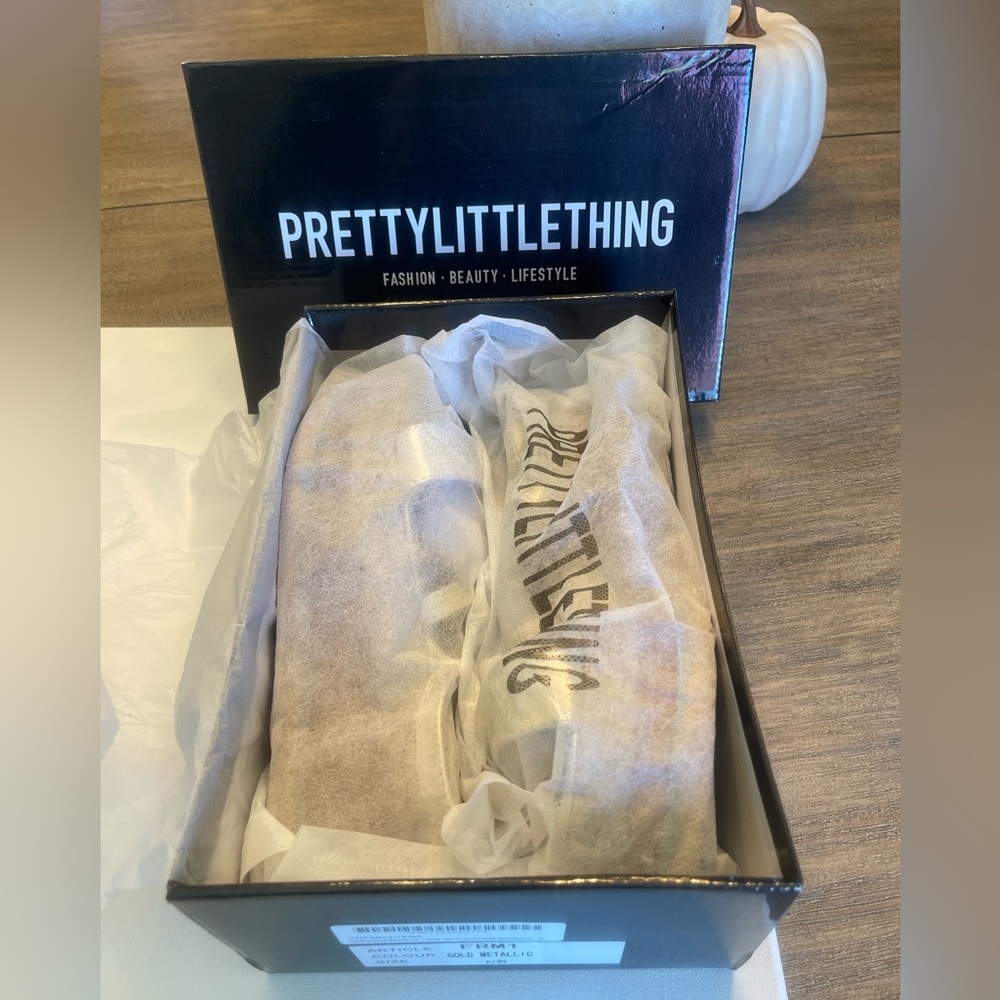 NIB PrettyLittleThing Metallic Gold Sandals Size 6/39 in UK/EU and U.S. Size 8 - Picture 8 of 8